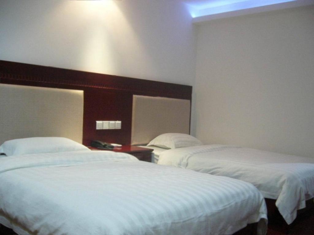 Zhao Qing Hotel Guangzhou Room photo